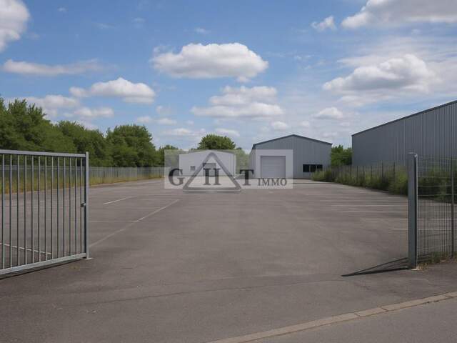 2300m2 de Terrains plus 690m2 d'entrepot / bureaux A vendre — photo du bien