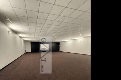 Commerce  3700000 €