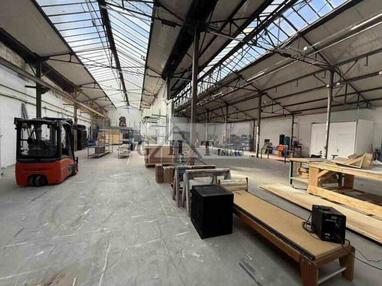 Local d'activités 800m2 a vendre SAINT DENIS — photo 1