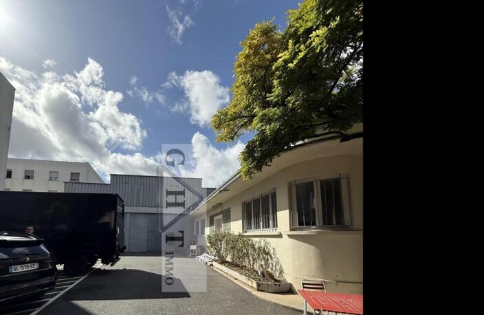 Local d'activités 800m2 a vendre SAINT DENIS — photo 4
