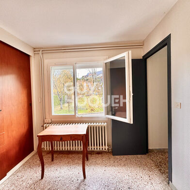 Appartement 2 pièces 597 €