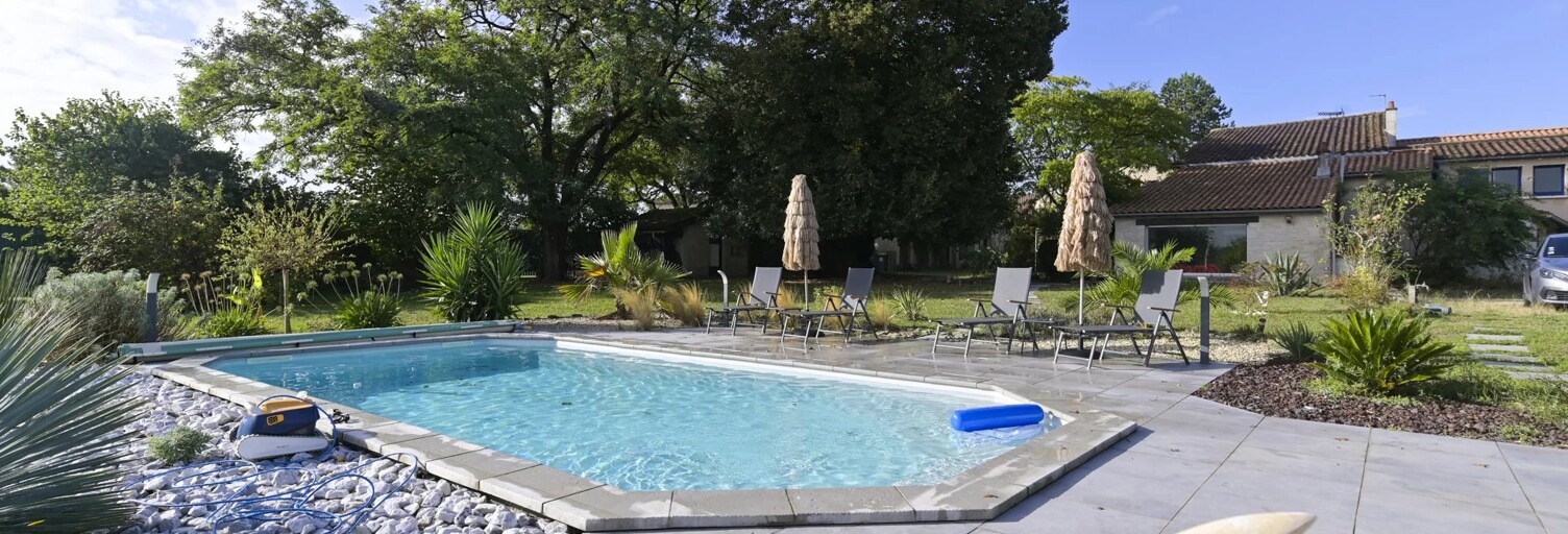 Maison 9 Pièces 230 m² à vendre à La Rochénard (79270)