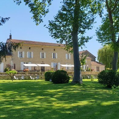 Maison 17 pièces 736000 €