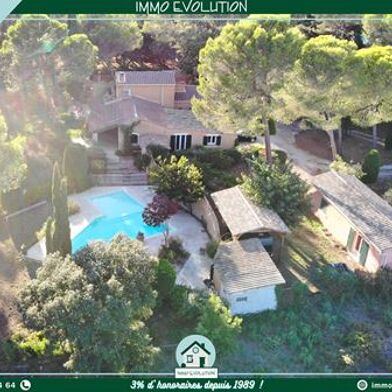 Maison 10 pièces 749000 €