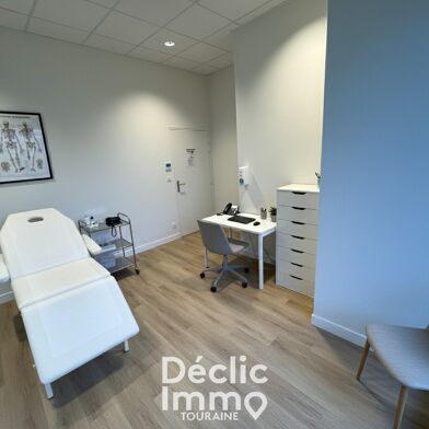 Bureau 1 pièces 648 €