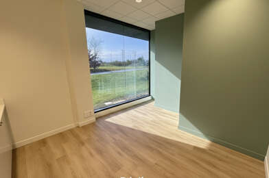 Bureau 1 pièces 648 €