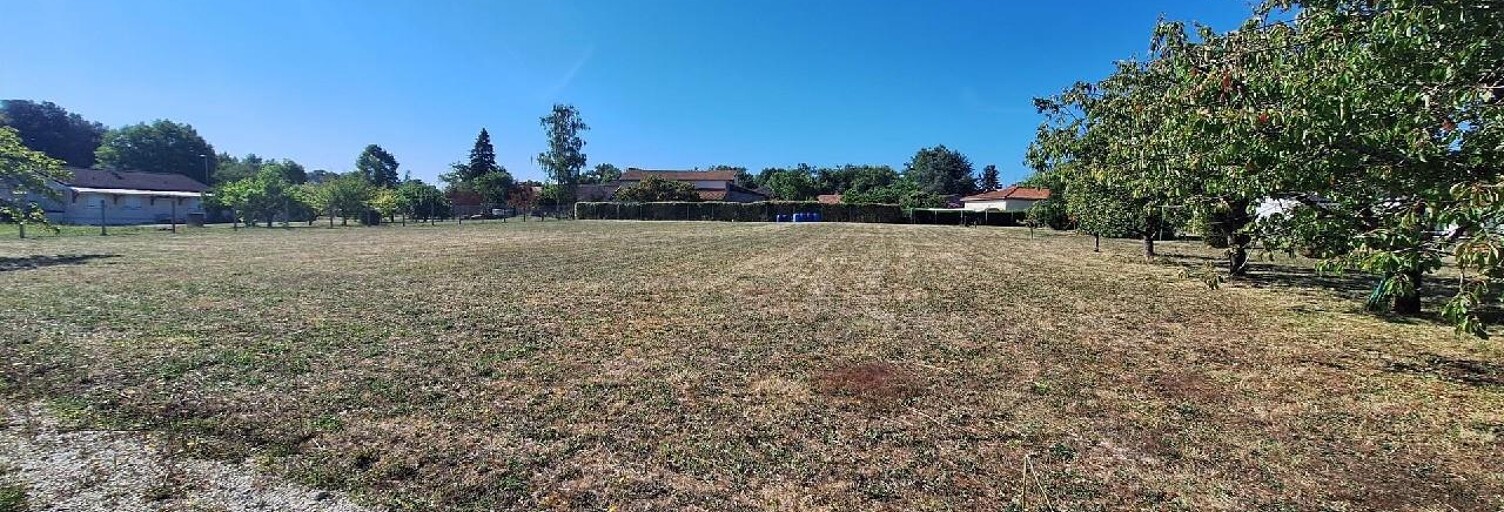 Terrain  967 m² à vendre à Salignac-sur-Charente (17800)