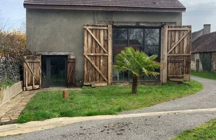 Maison en pierre de 1 pièces principales — photo 2