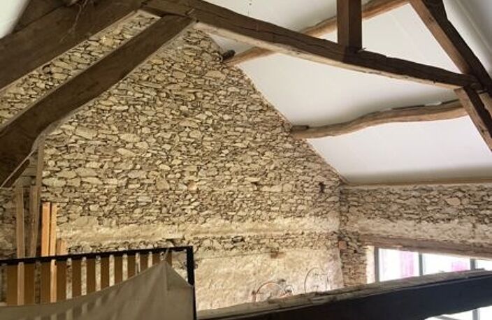 Maison en pierre de 1 pièces principales — photo 5