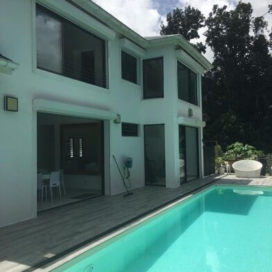 Maison 5 pièces 748000 €