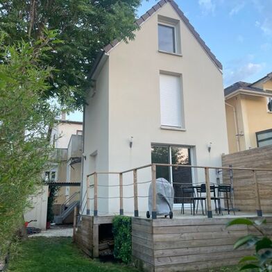 Maison 5 pièces 1980 €