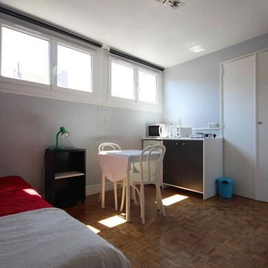 Appartement 1 pièces 330 €