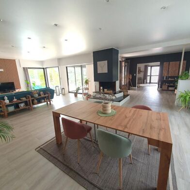 Maison 8 pièces 376900 €