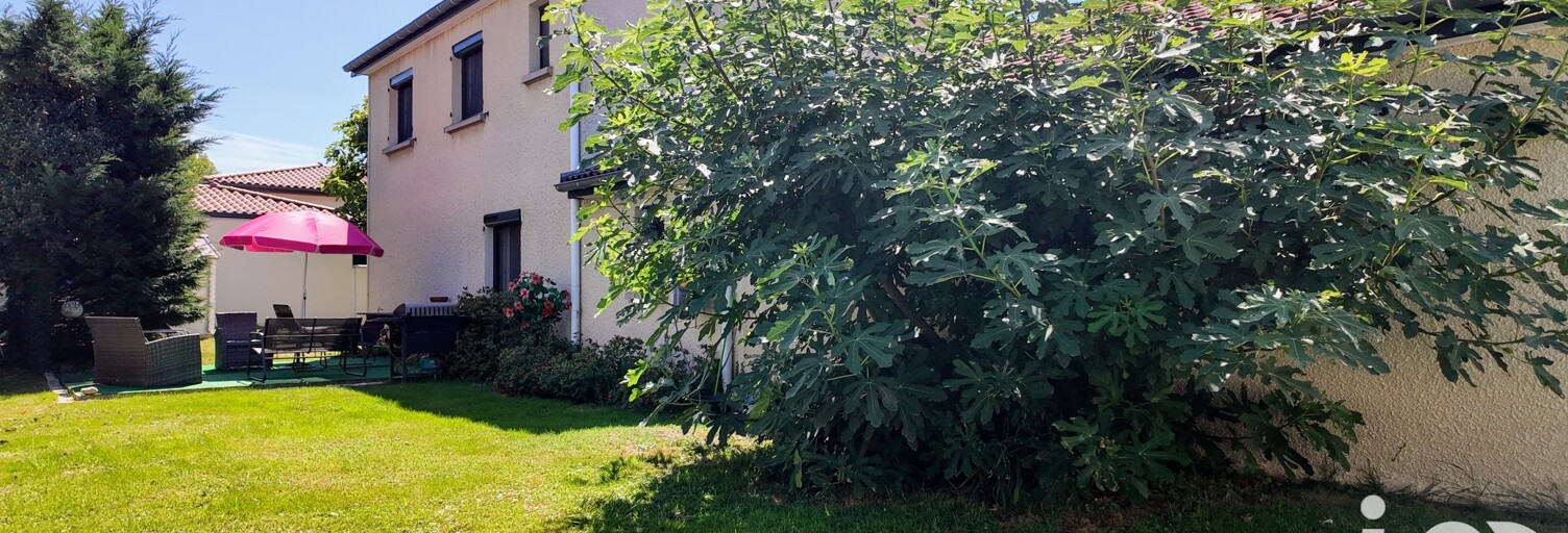 Maison 6 Pièces 121 m² à vendre à Saint-Laurent-la-Conche (42210)