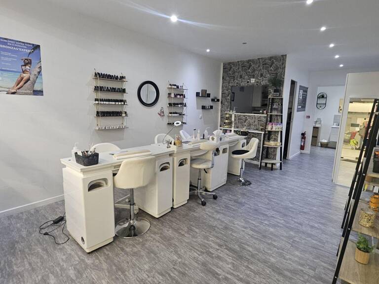 Vente Boutique/Local commercial 52 m&sup2; — photo 1