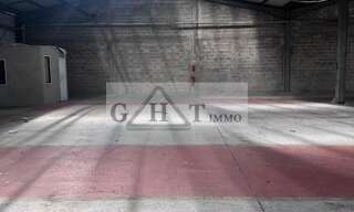 Local industriel  1100 m² à louer à Servon (77170)