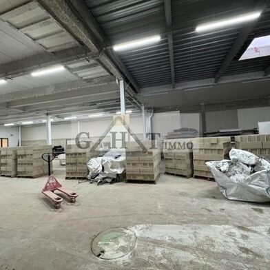 Local industriel  5132 €