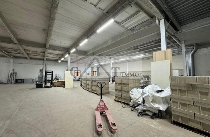 A LOUER A NEUILLY SUR MARNE 560M2 — photo 2
