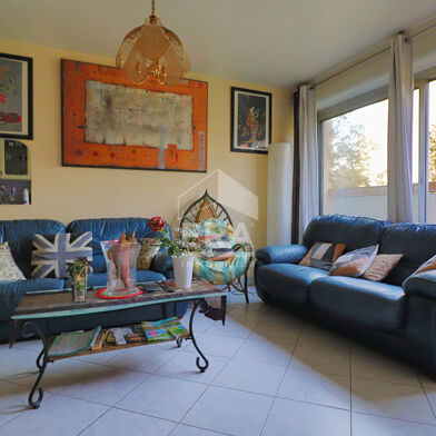 Appartement 5 pièces 184000 €