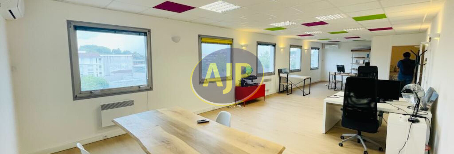 Commerce  60 m² à vendre à Saint-Médard-en-Jalles (33160)
