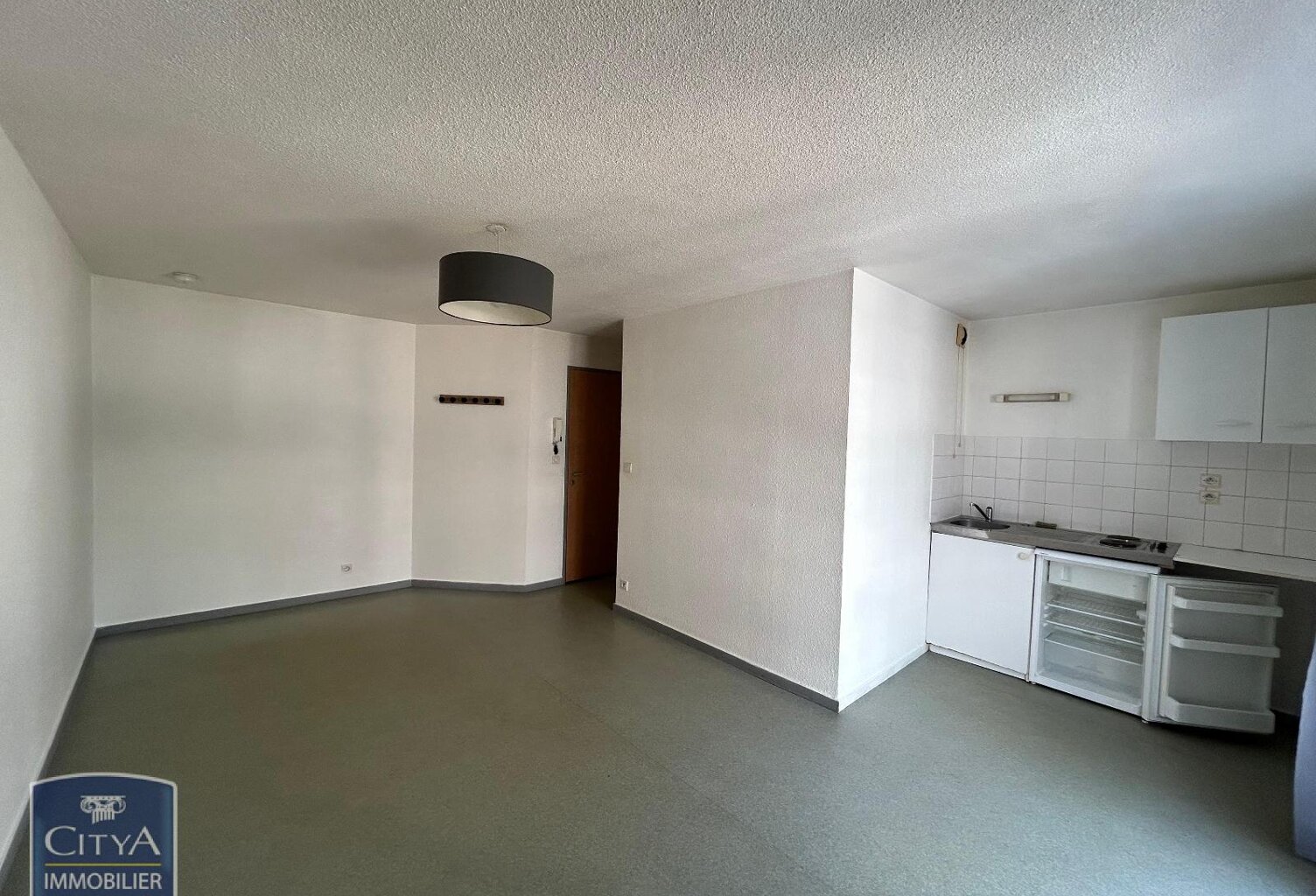 Location appartement 1 pièce 24 m² à Tours (37000) — photo 1