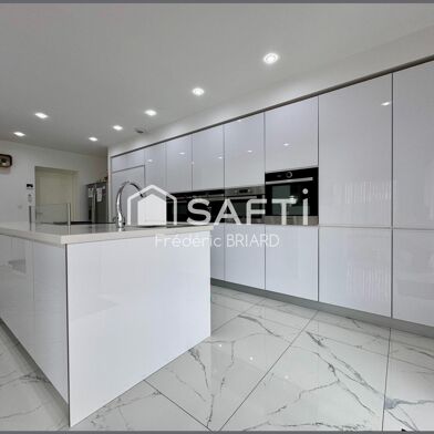 Maison 5 pièces 525900 €