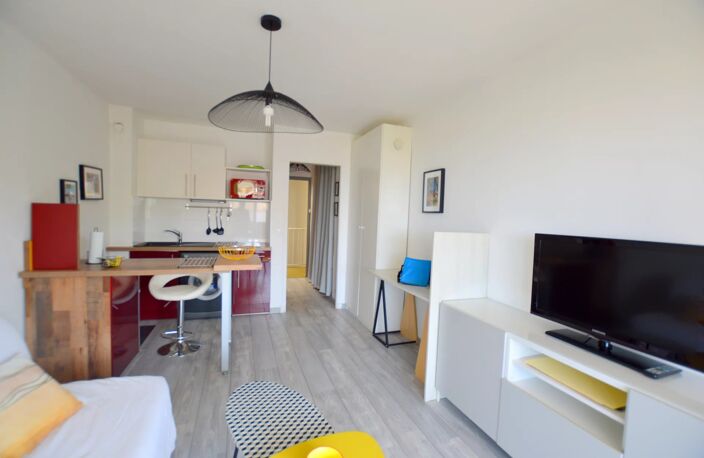 Studio lumineux à Carnon Plage –Parking,  Balcon sud, cave – À 2 pas de la mer ! — photo 2