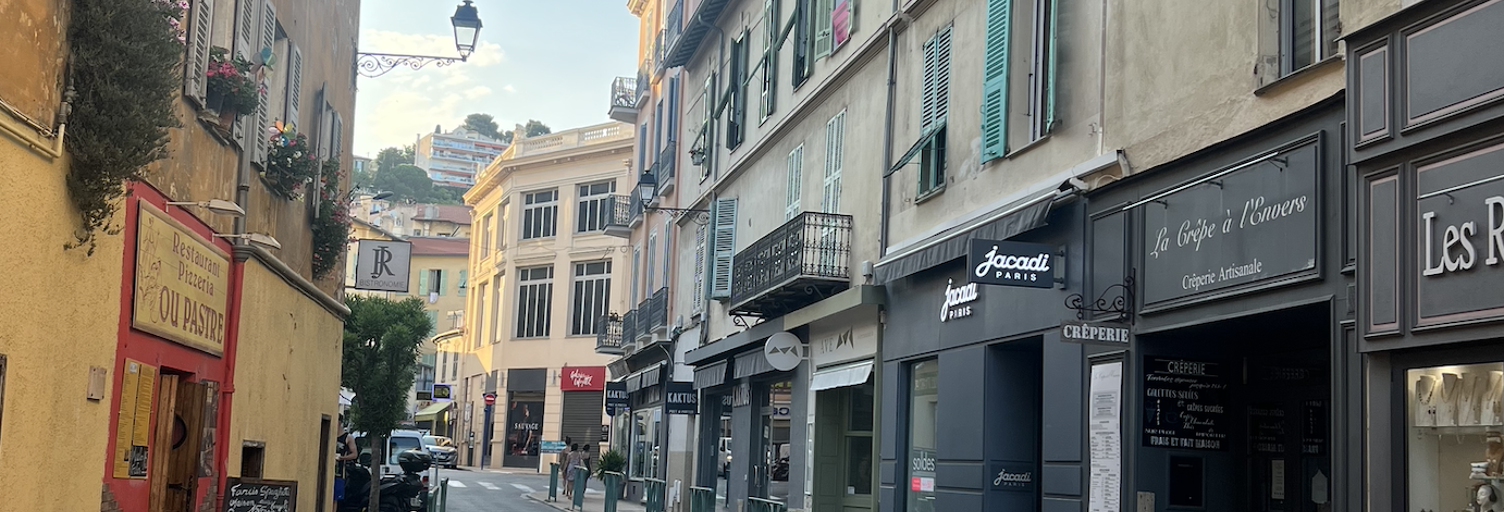 Commerce  57 m² à vendre à Menton (06500)