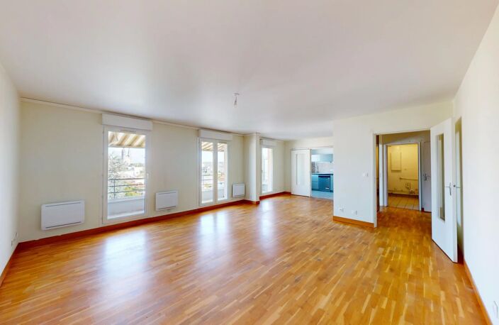 VENTE - APPARTEMENT T4 - GARE DE CHARTRES — photo 2