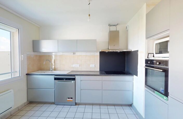 VENTE - APPARTEMENT T4 - GARE DE CHARTRES — photo 3