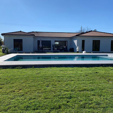 Maison 7 pièces 457600 €