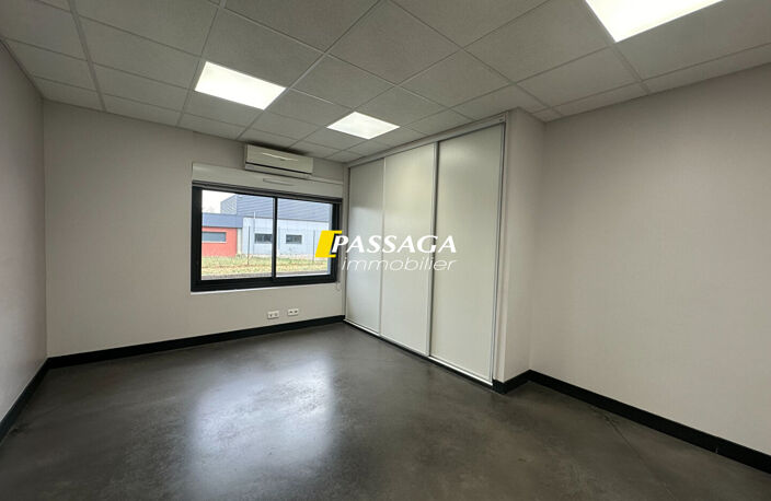A LOUER - Local commercial ou professionnel - Olemps — photo 3
