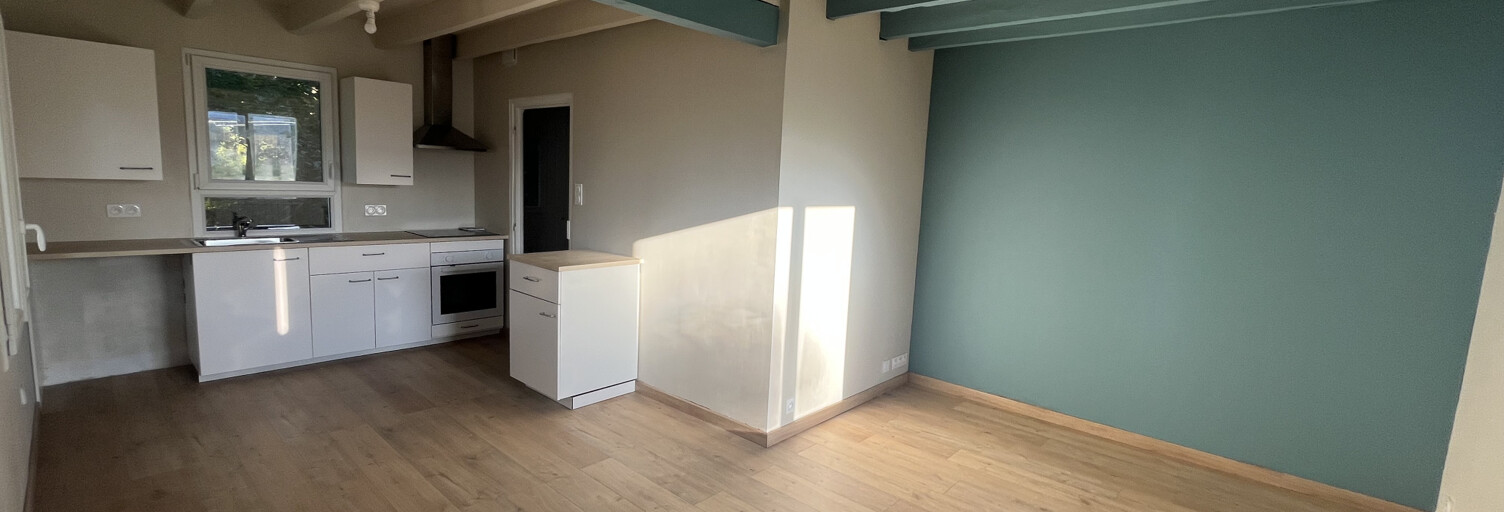 Maison 3 Pièces 51 m² à louer à Flavin (12450)