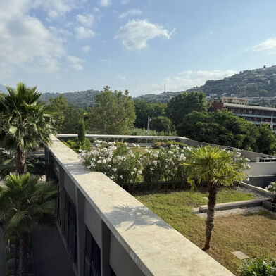 Appartement 3 pièces 296800 €