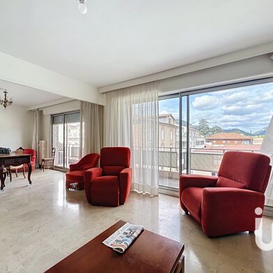 Appartement 5 pièces 247000 €