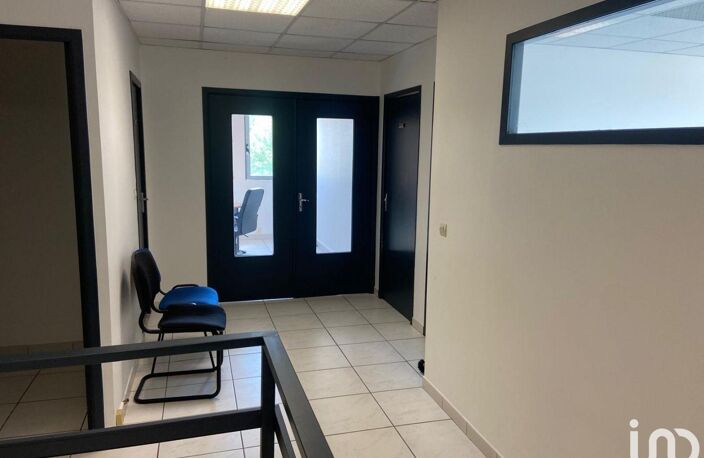Vente Local d'activités 685 m&sup2; — photo 2