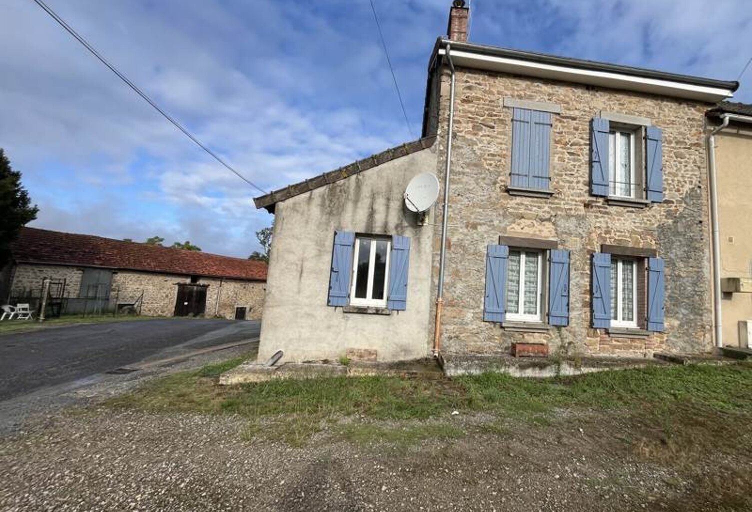 Maison en pierre de 4 pièces principales — photo 1