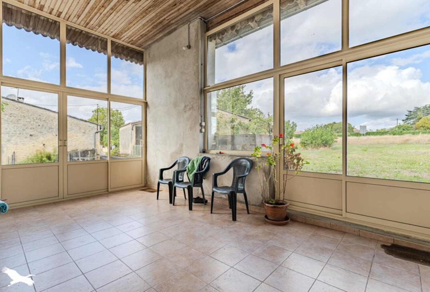 Maison en pierre de 4 pièces principales — photo 1