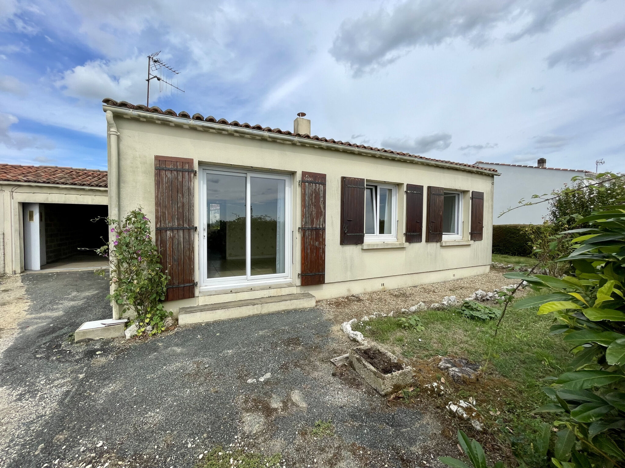 Villa / Maison  T3 à vendre Saint-Savinien 17350