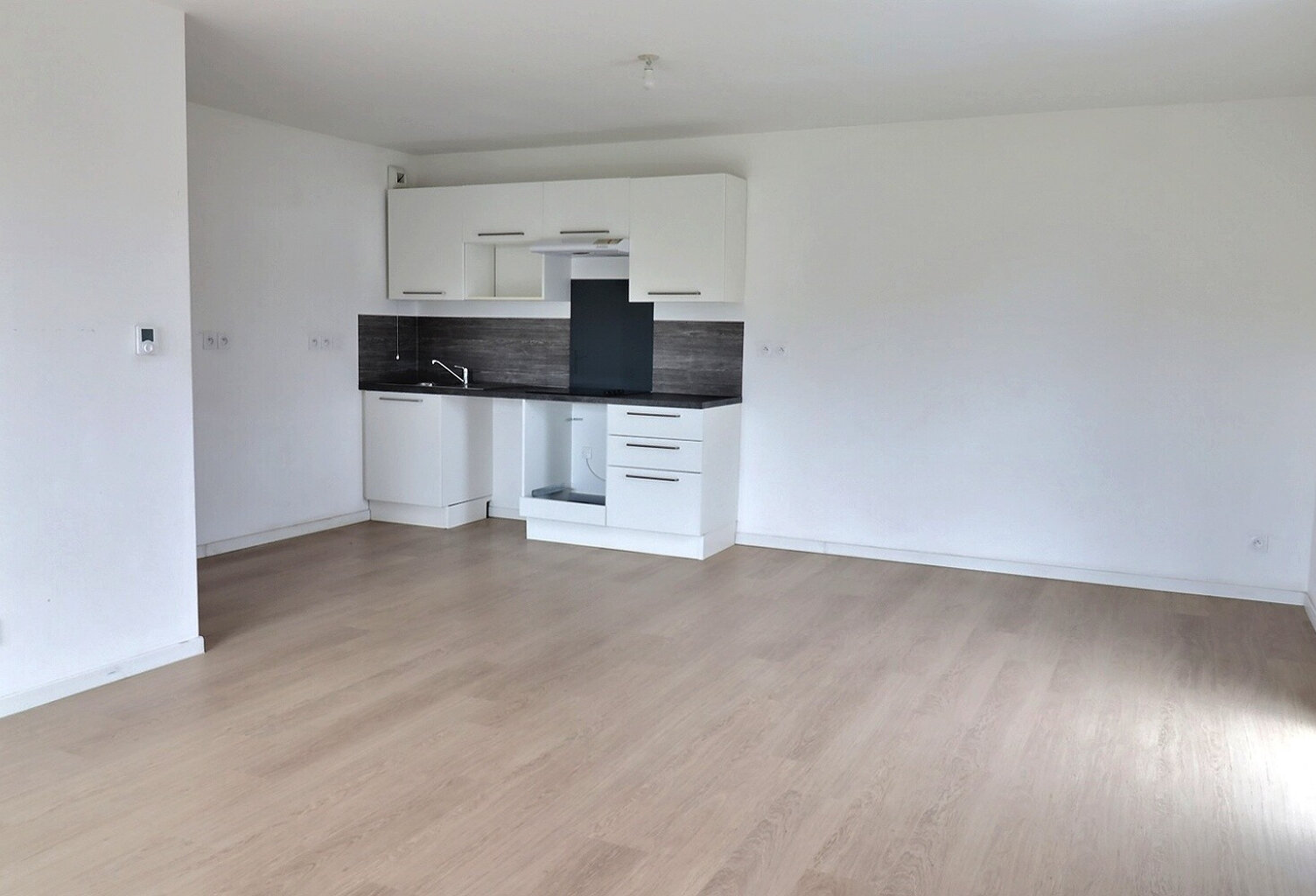 Appartement T3 de 62 m² avec balcon et parking à Seclin — photo 1