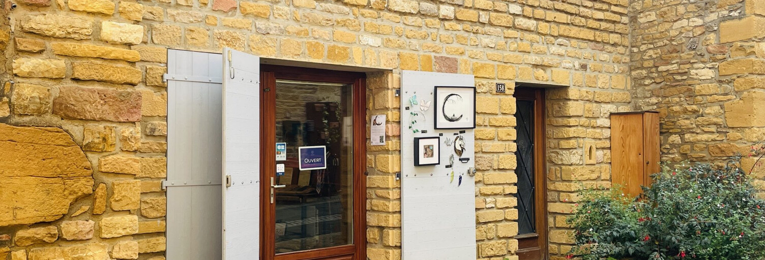 Commerce  25 m² à vendre à Val d'Oingt (69620)