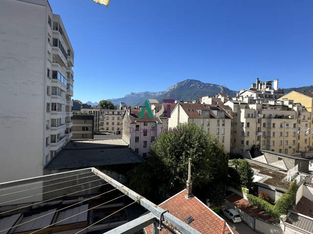 Dernier étage — photo du bien