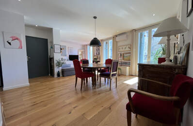 Appartement T3 - 86m2 - Immeuble Haussmannien — photo du bien