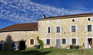 Maison 6 Pièces 226 m² à vendre à Terres-de-Haute-Charente (16270)