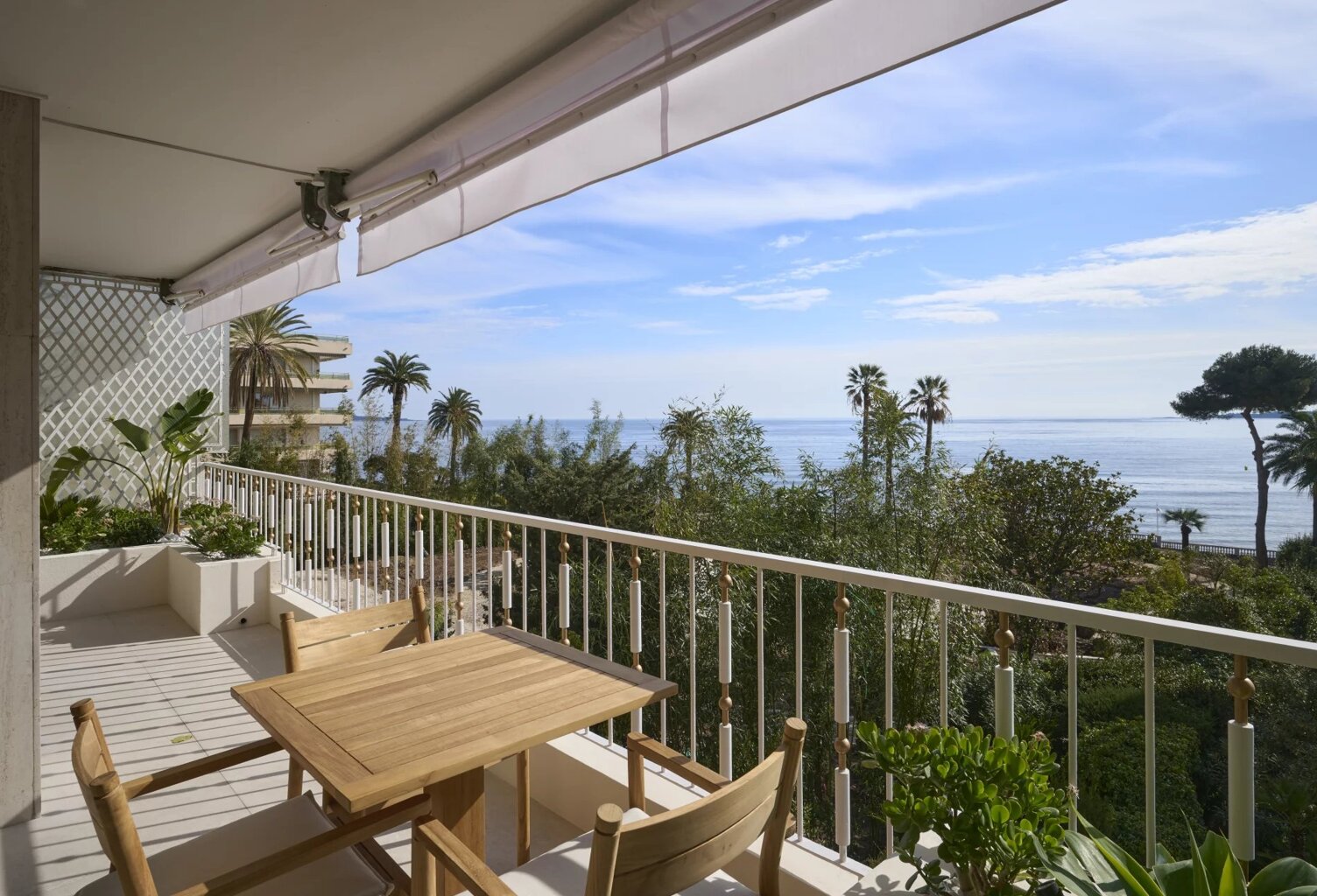 CANNES PALM BEACH BEAU 4  PIECES VUE MER — photo 1