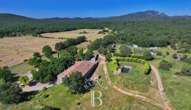 Villa / Maison 15 pièces  à vendre Aix-en-Provence 13100