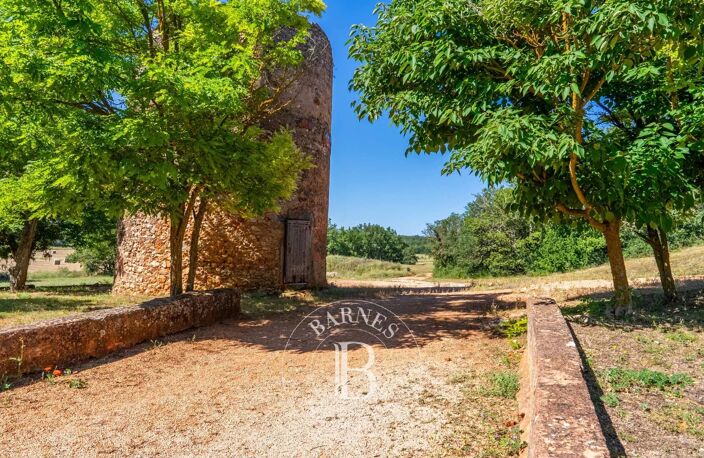 DOMAINE 220 HECTARES - AIX EN PROVENCE - SAINTE VICTOIRE — photo 3