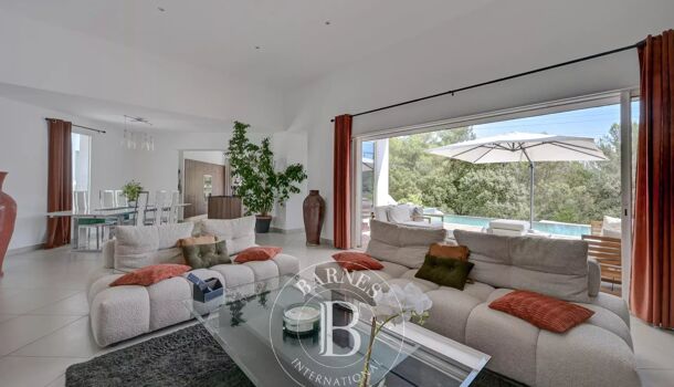 Villa / Maison 8 pièces  à vendre Aix-en-Provence 13100