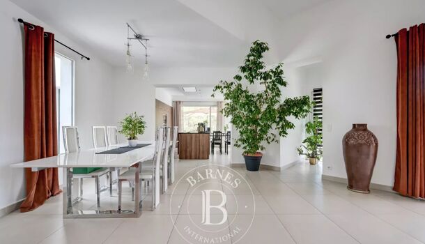 Villa / Maison 8 pièces  à vendre Aix-en-Provence 13100