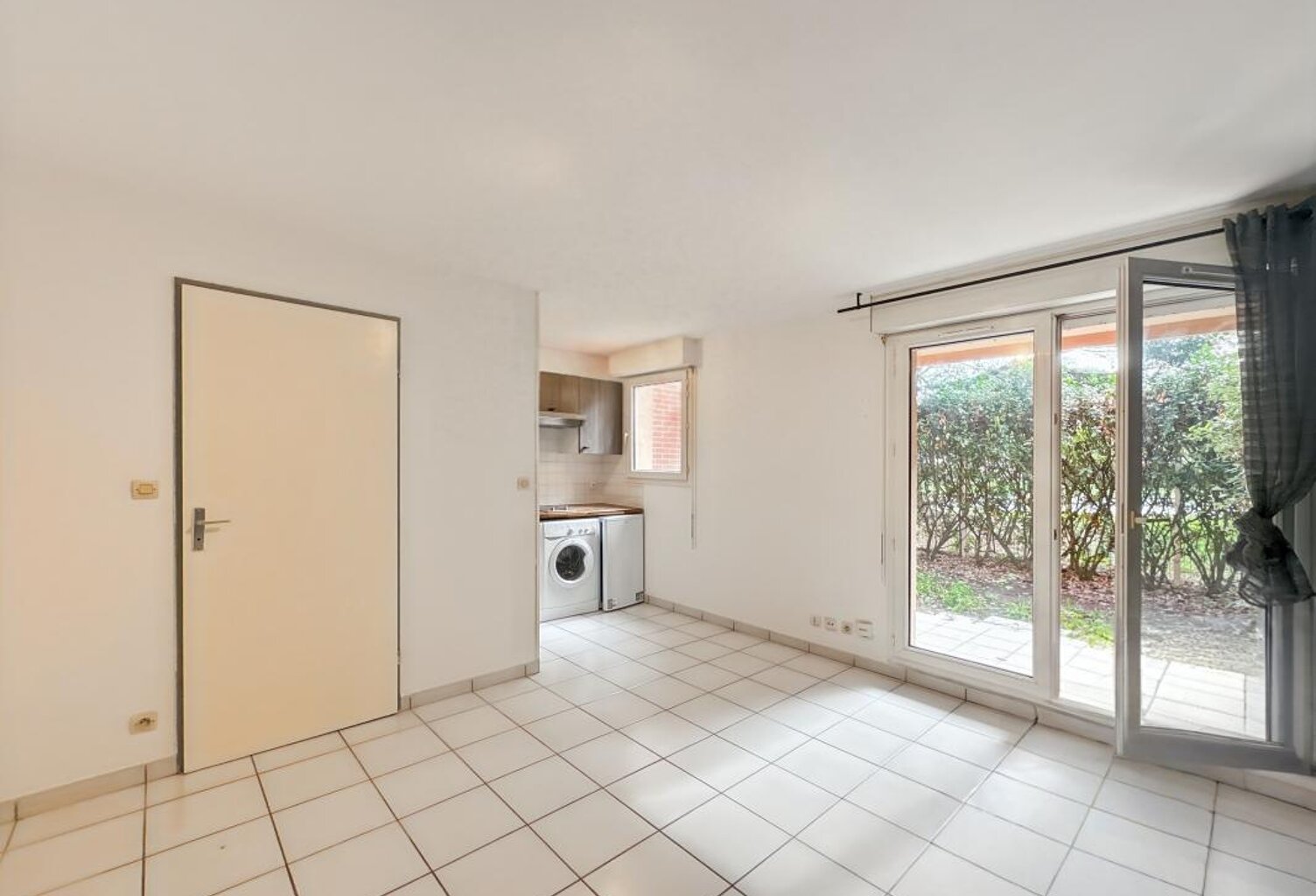 À Vendre Studio avec Piscine & Parking — photo 1